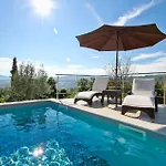 Hébergement de vacances Runko
